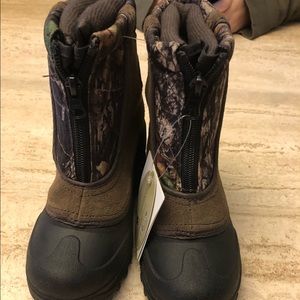 Boys size 11 winter boots